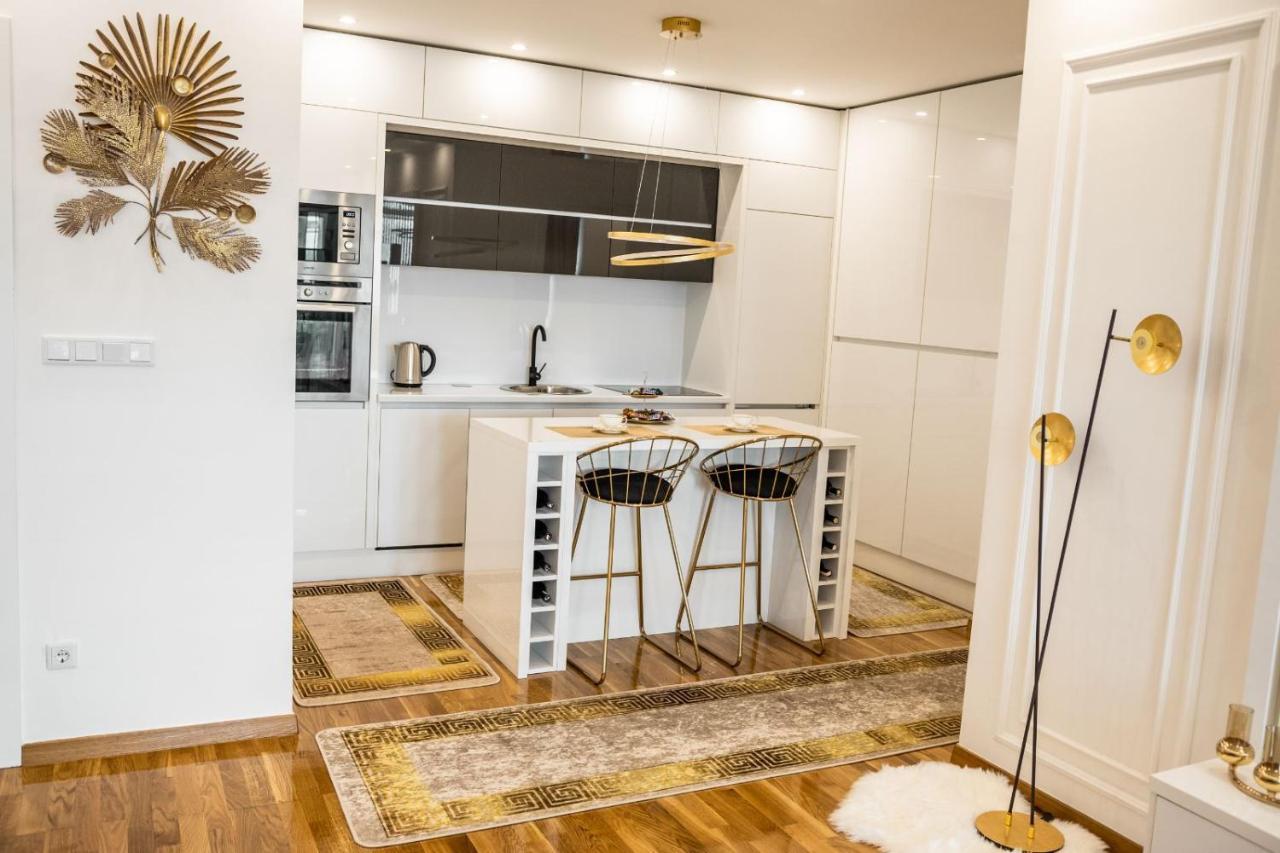 Luxury Apartment Karic Free Parking Tuzla Esterno foto