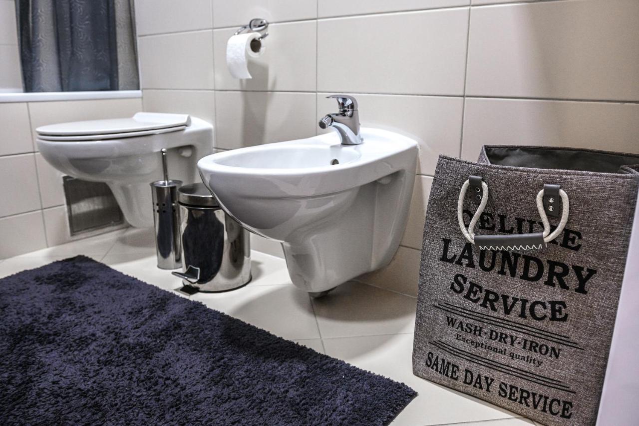 Luxury Apartment Karic Free Parking Tuzla Esterno foto