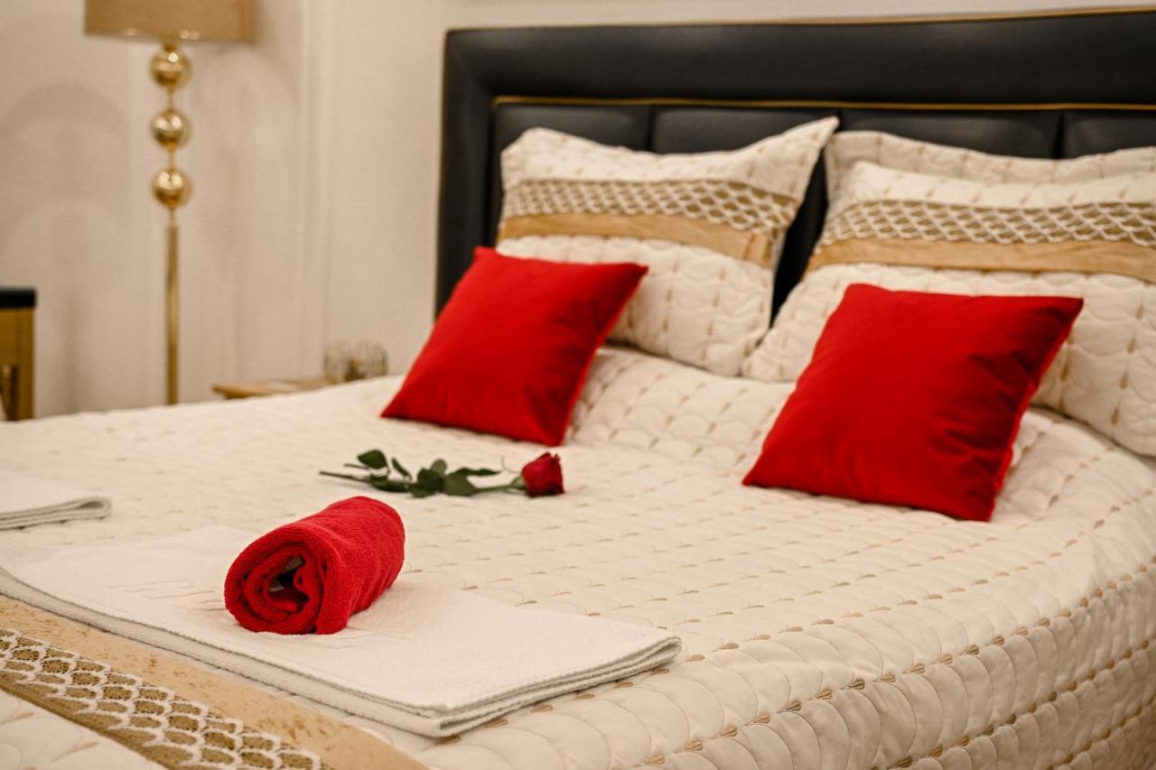 Luxury Apartment Karic Free Parking Tuzla Esterno foto