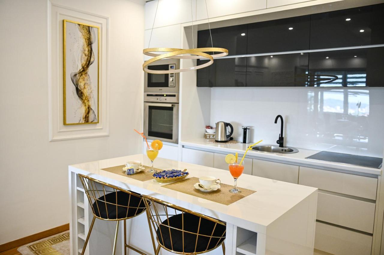 Luxury Apartment Karic Free Parking Tuzla Esterno foto