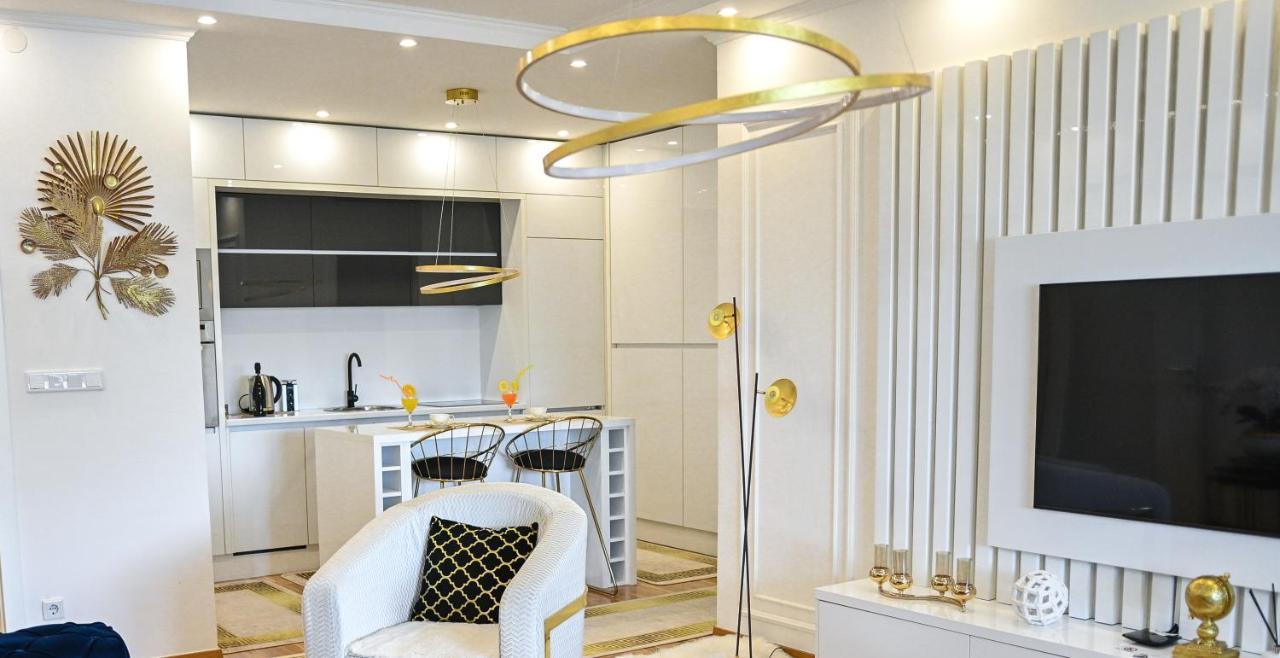 Luxury Apartment Karic Free Parking Tuzla Esterno foto