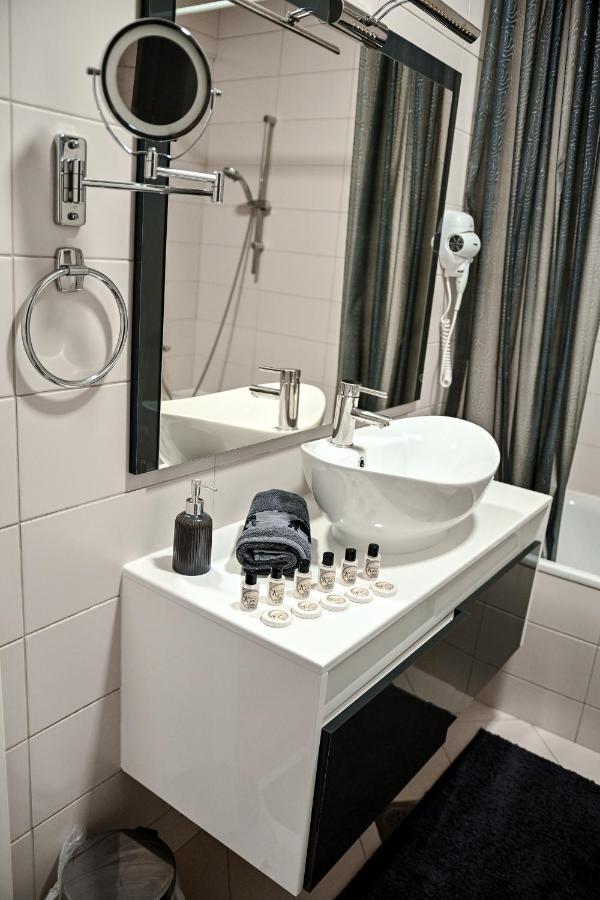 Luxury Apartment Karic Free Parking Tuzla Esterno foto