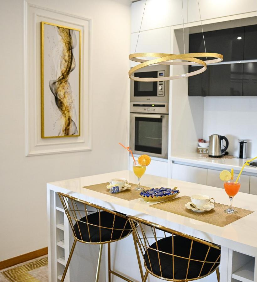 Luxury Apartment Karic Free Parking Tuzla Esterno foto