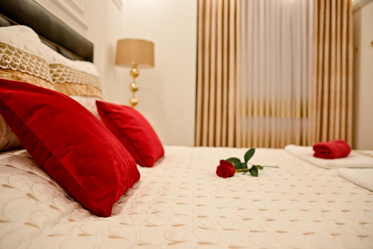Luxury Apartment Karic Free Parking Tuzla Esterno foto