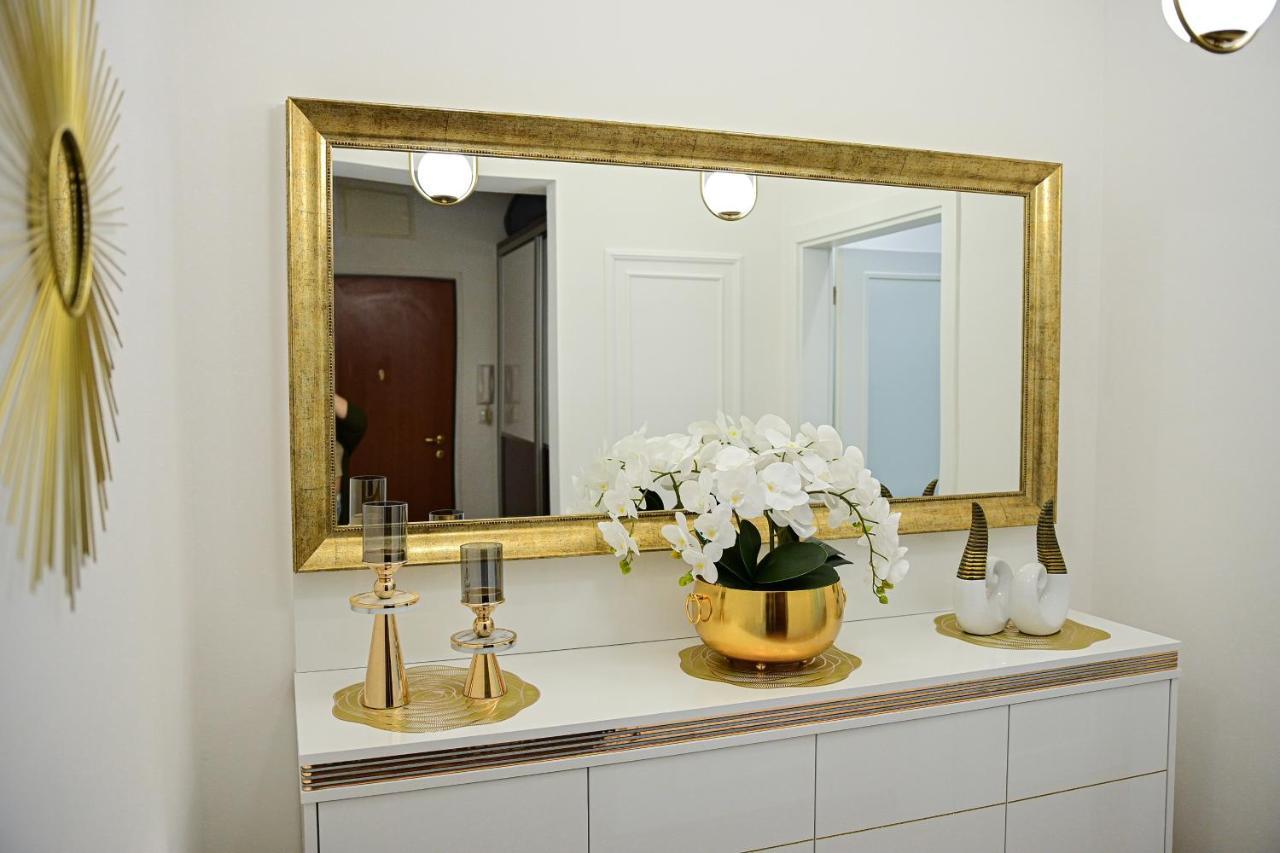 Luxury Apartment Karic Free Parking Tuzla Esterno foto
